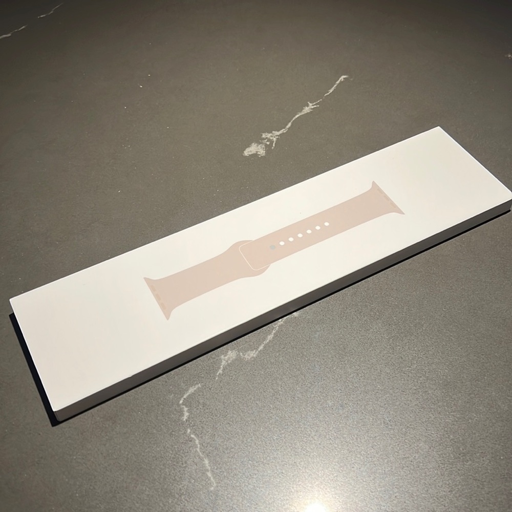 AppleWatch Series 7 Sport Band in 41mm Starlight